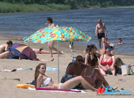 В Волгоградской области разрешено отдыхать на пляже без масок